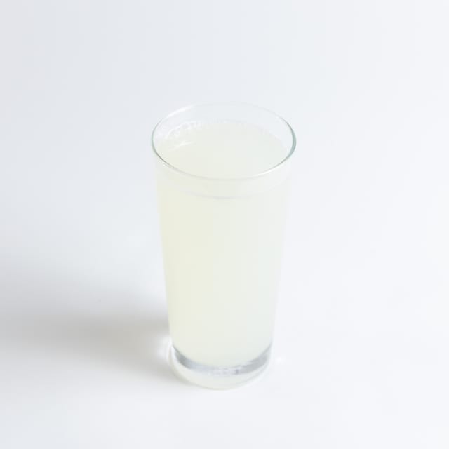 Lisa's Lemonade - 32oz Fresh Lemonade.
